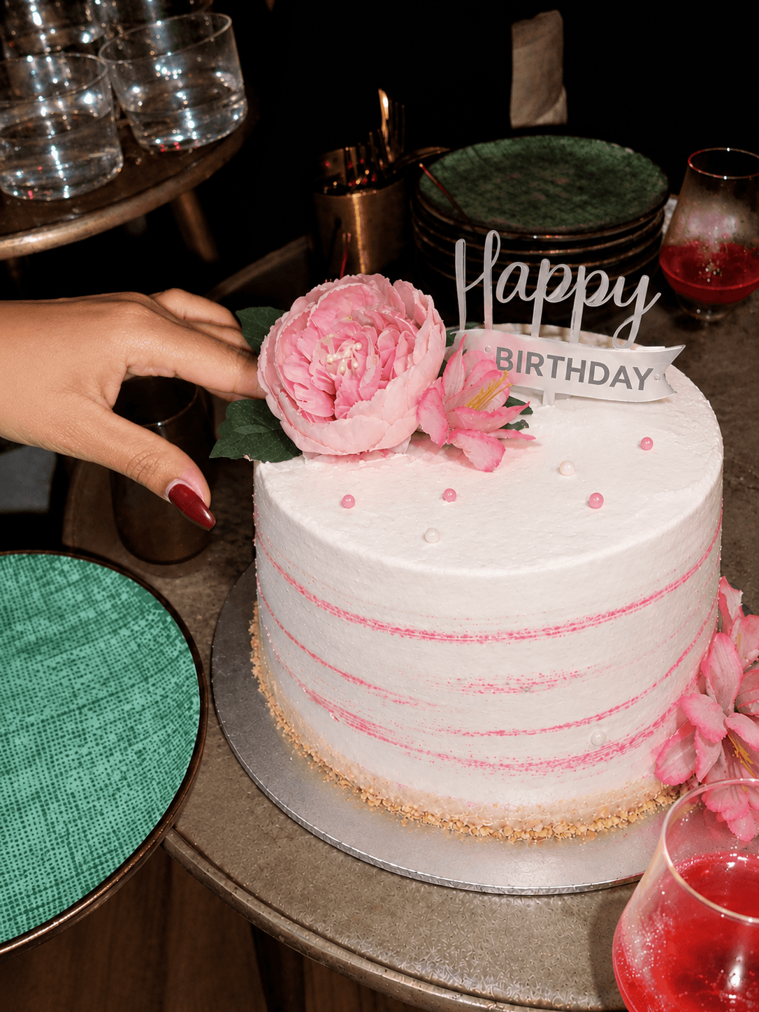 Свечена роденденска торта Happy Birthday со розов божур Dolce Mio